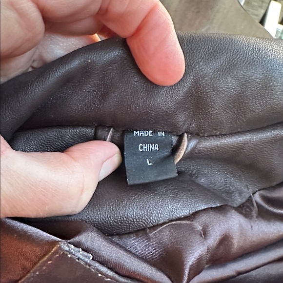 NYDA Vintage Women's Brown Leather Trench Coat. Size Large. 2 pocket - Picture 8 of 11